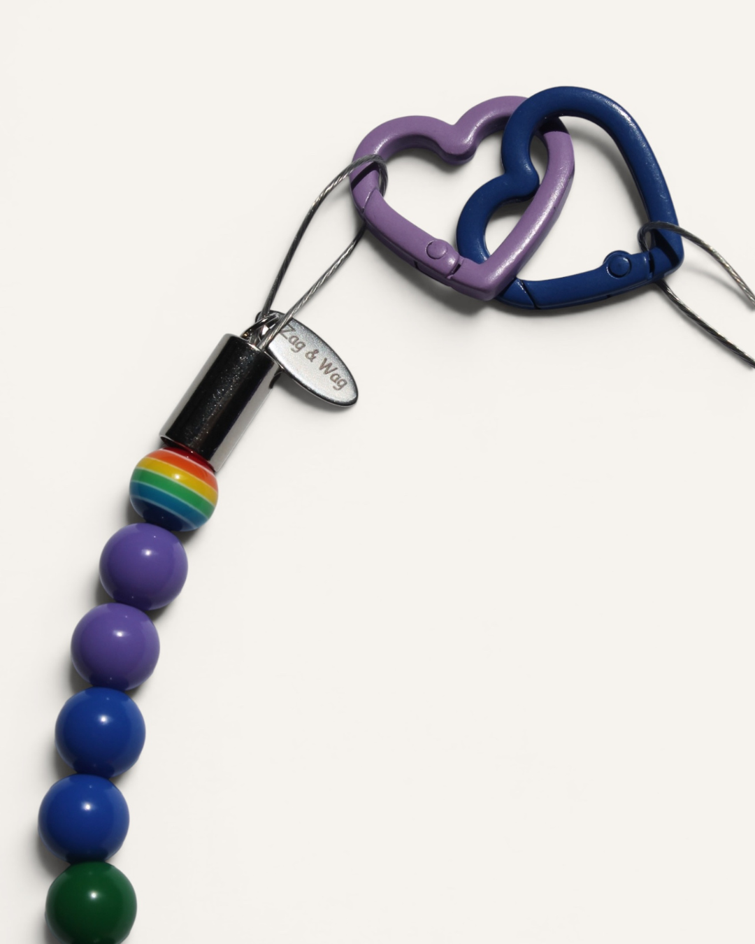 Collier pour chien Pride avec perles multicolores, charms LGBTQIA+ colorés et fermoir cœur violet et bleu – Zag & Wag