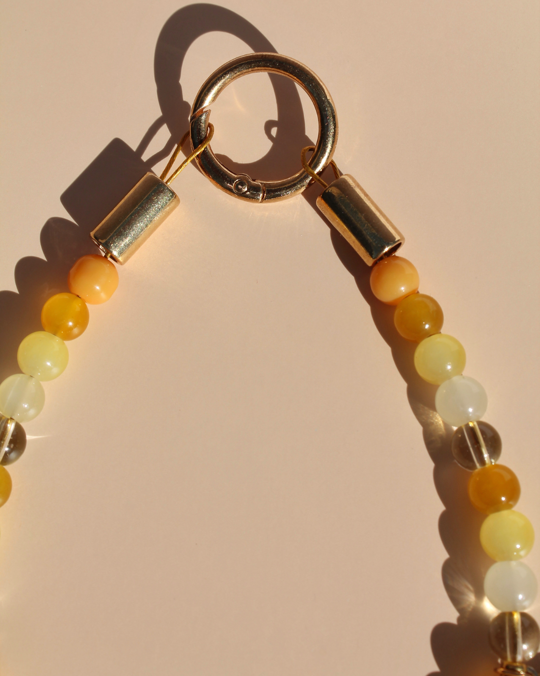 Collier artisanal pour chiens et chats jaune avec charms tour Eiffel – Zag & Wag
